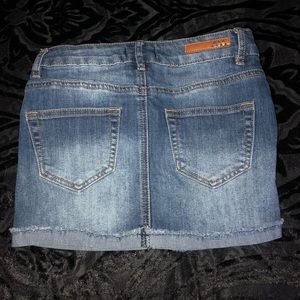 Dollhouse jean skirt